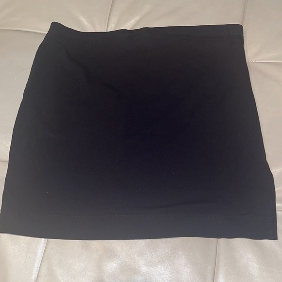 H&M - Picture 2 of 3